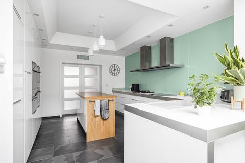 6 bedroom semi-detached house for sale, Hillview Road, Orpington, BR6