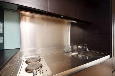 1 bedroom flat for sale, Great West Road, Brentford, TW8