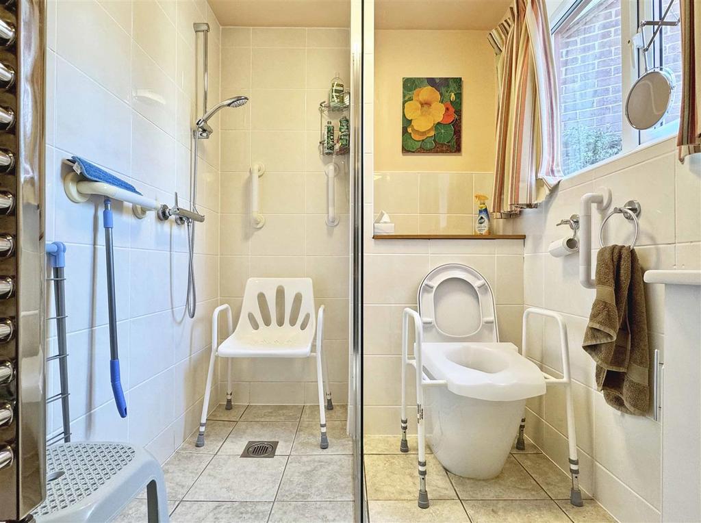 Wet Room b.jpg