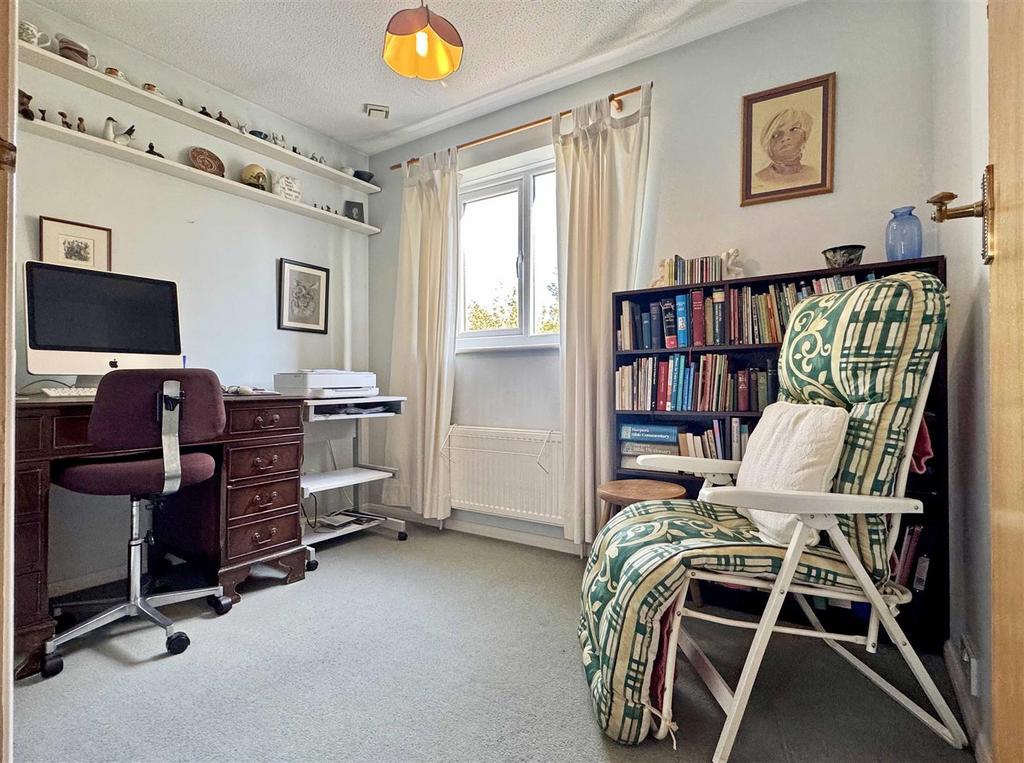 Bedroom 4.jpg
