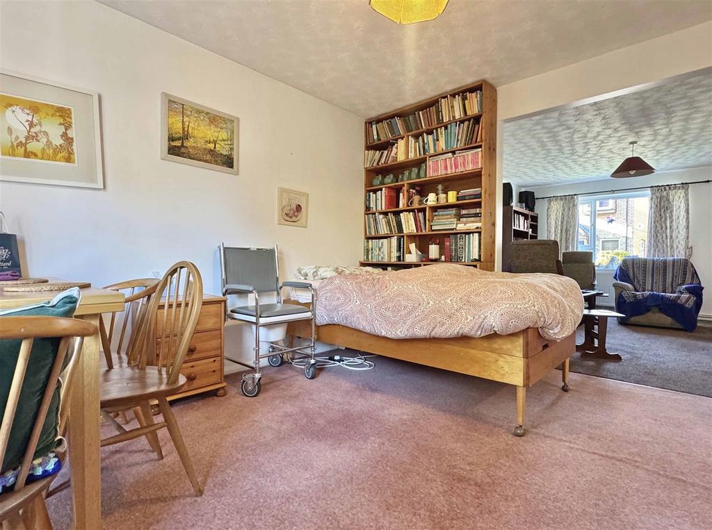 Dining Room b.jpg
