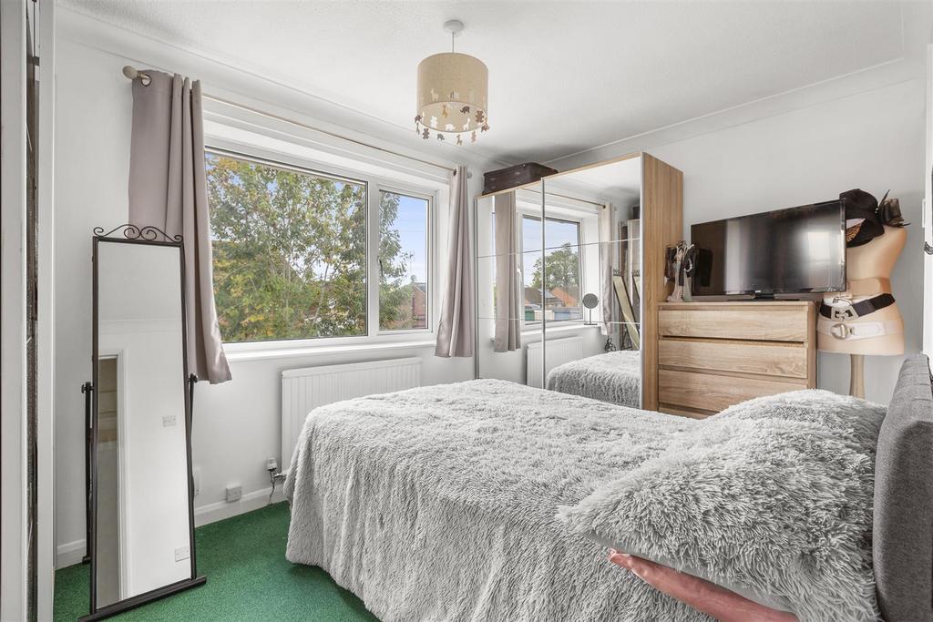 52 Upper Abbotts Hill, HP19 7 ST-4.jpg
