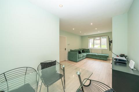 2 bedroom semi-detached house for sale, Bassil Road, Hemel Hempstead, Hertfordshire, HP2 4BB