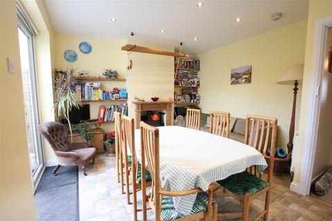 undefined, BARNETT CLOSE, LEATHERHEAD, KT22