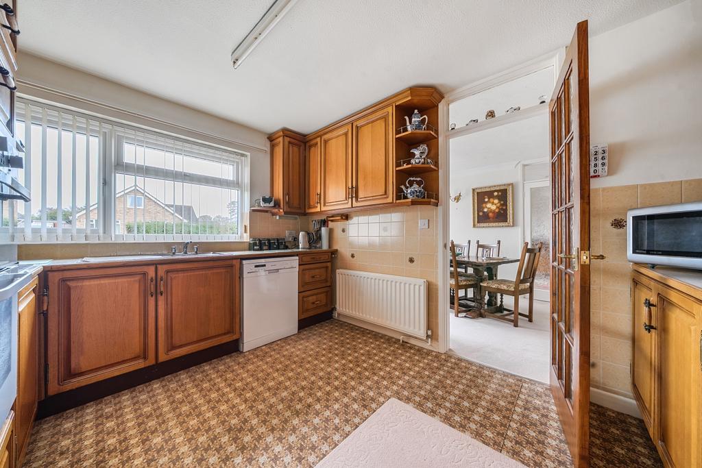 1370261-18-68f627167bf37