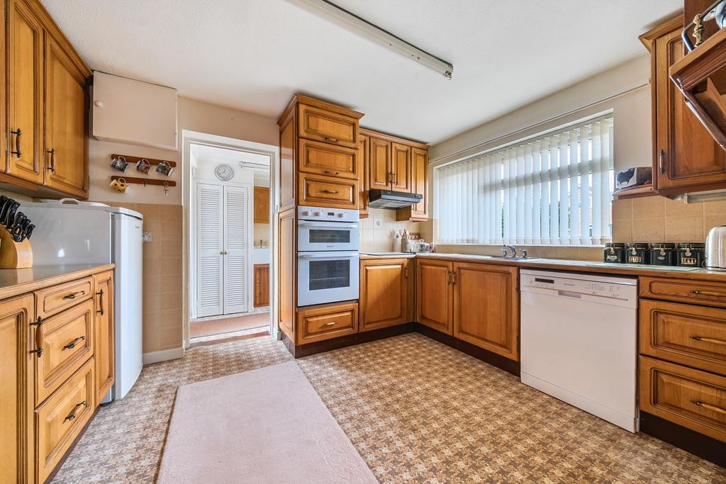 1370261-19-68f6271eb571b