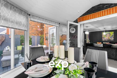 5 Compass Close, Ashford, TW15 1UT