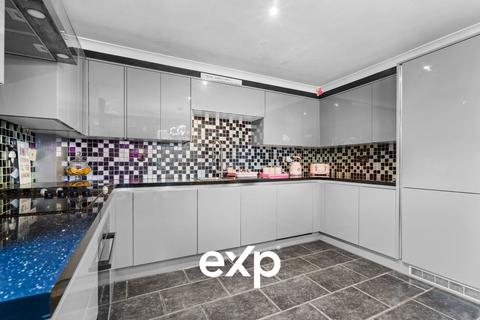 4 bedroom detached house for sale, Compass Close, Ashford TW15