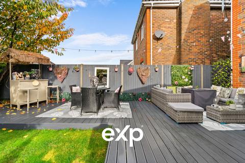 4 bedroom detached house for sale, Compass Close, Ashford TW15