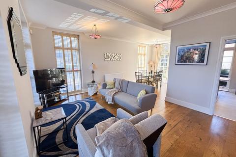 3 bedroom semi-detached house for sale, Victory Road, London, E11