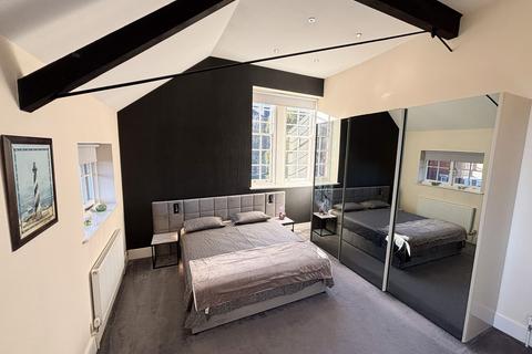 3 bedroom semi-detached house for sale, Victory Road, London, E11