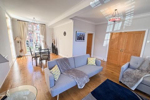 3 bedroom semi-detached house for sale, Victory Road, London, E11