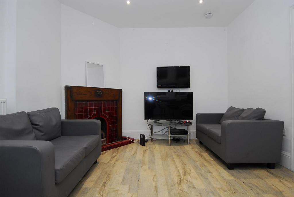 73 North Road East002.JPG