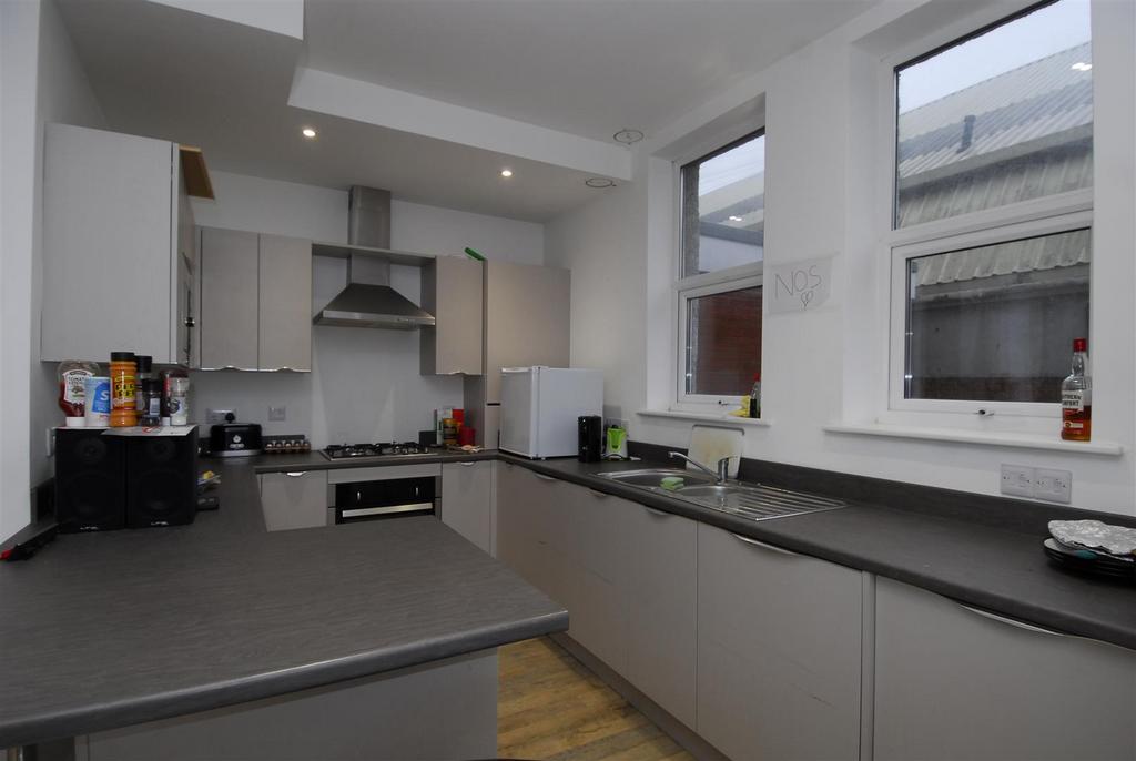 73 North Road East001.JPG