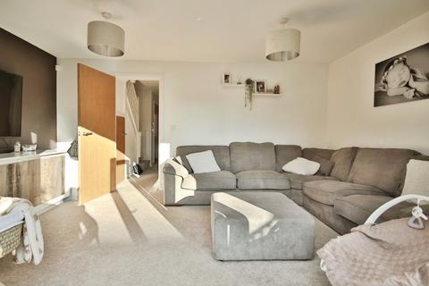undefined, Larkin Lane, Kingston Upon Hull, City Of Kingston Upon Hull, HU7 3NA