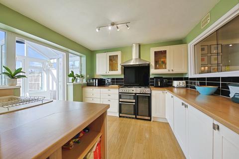 3 bedroom terraced house for sale, Pickering Road, Hull,  HU4 7AF
