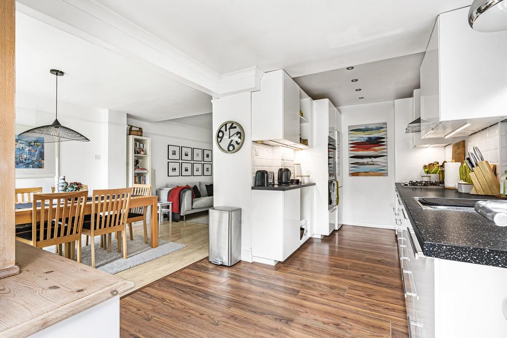 Kitchen/Dining Area