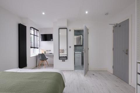 6 bedroom house to rent, Avondale Street, Lincolnshire LN2