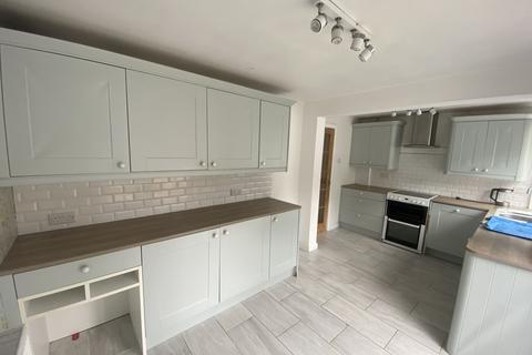 3 bedroom semi-detached house to rent, Anderson Crescent, Birmingham B43