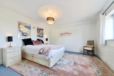 4 bedroom detached house for sale, White House Garth, North Ferriby, HU14 3FB