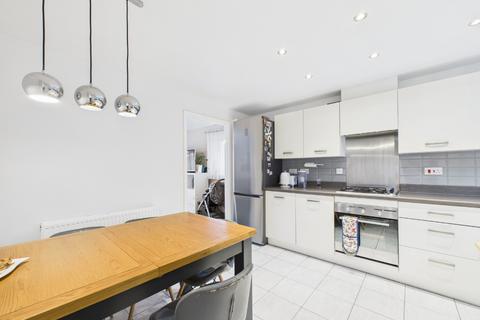 4 bedroom semi-detached house for sale, Flemish Crescent, Hull, HU3 5BN