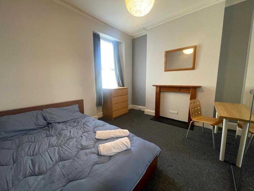 44 chaddlewood 11.jpg