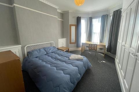 5 bedroom terraced house to rent, Chaddlewood Avenue, Plymouth PL4