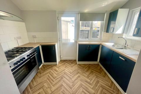 5 bedroom terraced house to rent, Chaddlewood Avenue, Plymouth PL4