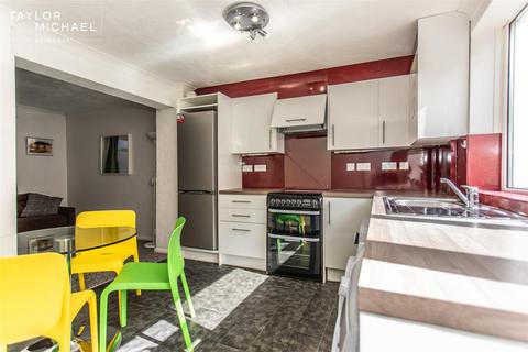 4 bedroom terraced house to rent, Edinburgh Road, Brighton
