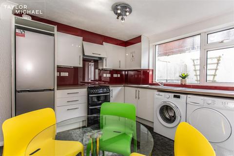 4 bedroom terraced house to rent, Edinburgh Road, Brighton