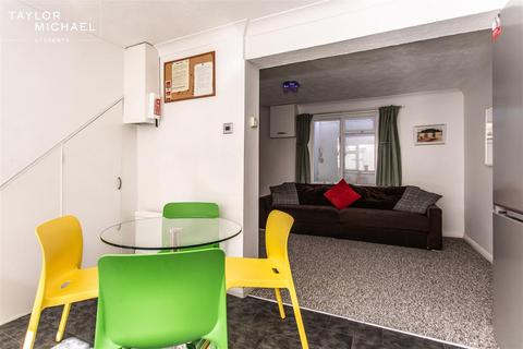 4 bedroom terraced house to rent, Edinburgh Road, Brighton