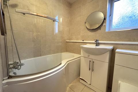 17 Bowyer Close, London, E6 5XU