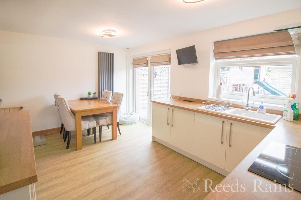 Kitchen/Dining