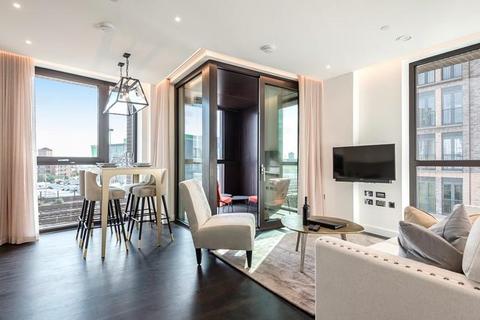 2 bedroom property to rent, Charles Clowes Walk, London SW11