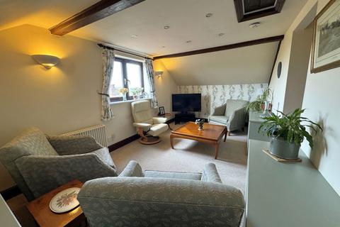 3 bedroom flat for sale, Cromwell Court, Thornborough Road, Milton Keynes MK17