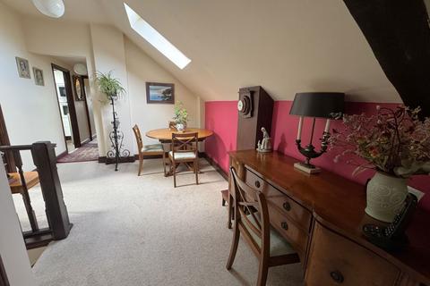 3 bedroom flat for sale, Cromwell Court, Thornborough Road, Milton Keynes MK17