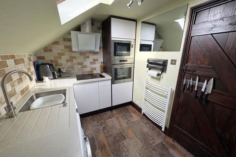 3 bedroom flat for sale, Cromwell Court, Thornborough Road, Milton Keynes MK17