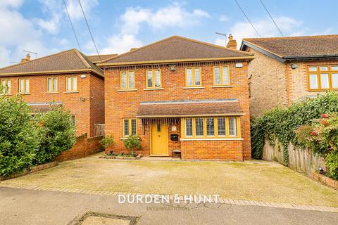 4 bedroom detached house to rent, Blackacre Road, Theydon Bois, CM16