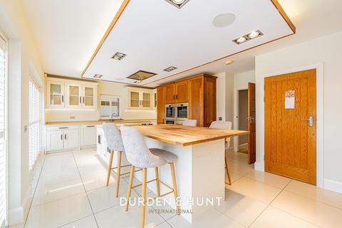 4 bedroom detached house to rent, Blackacre Road, Theydon Bois, CM16
