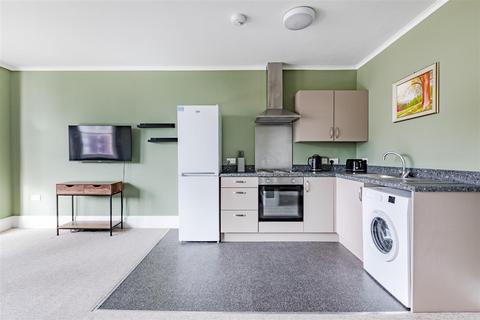 2 bedroom flat to rent, First Avenue, Hove