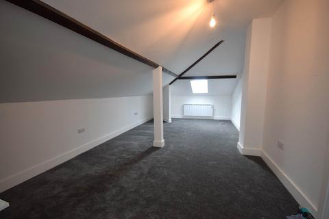 4 bedroom apartment to rent, Flat 3, Chesters Court, Lower Meddon Street