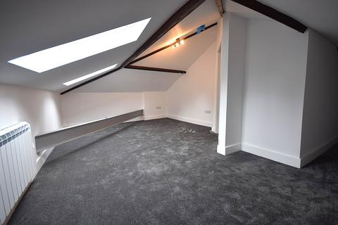 4 bedroom apartment to rent, Flat 3, Chesters Court, Lower Meddon Street
