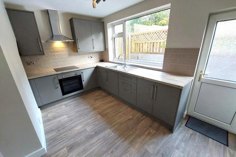 3 bedroom terraced house to rent, Fotherby Drive, Blackley