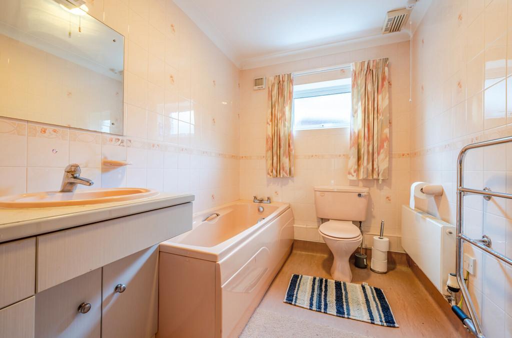 1370701-13-68f60573c9233