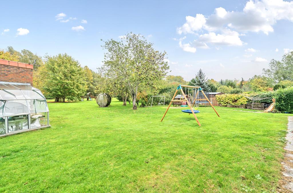 1370701-7-68f6054aef50d