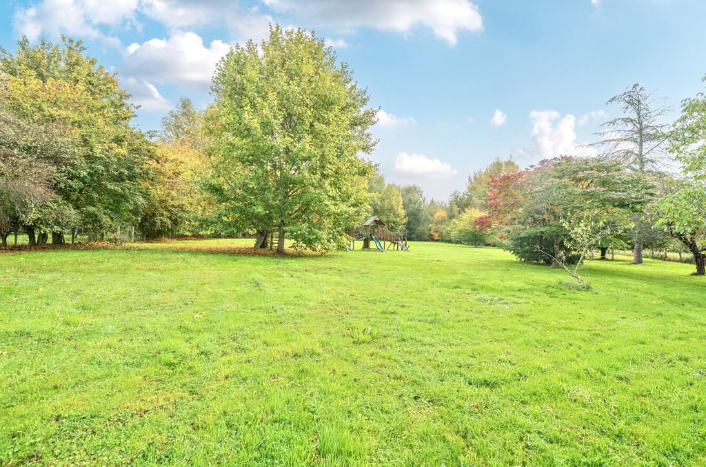 1370701-6-68f60544b23be