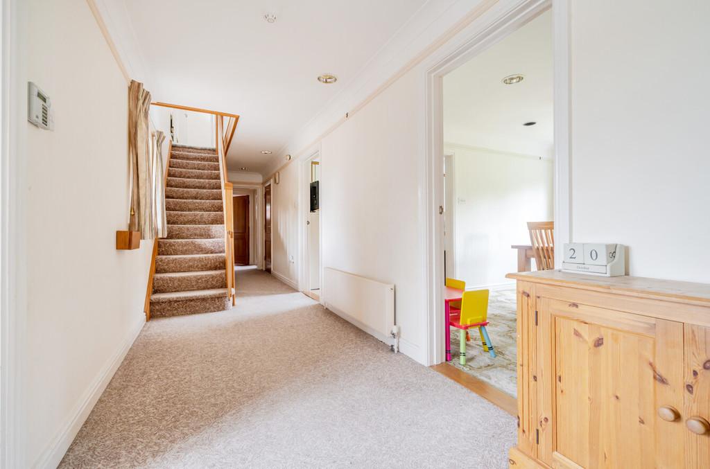 1370701-10-68f605623afa7