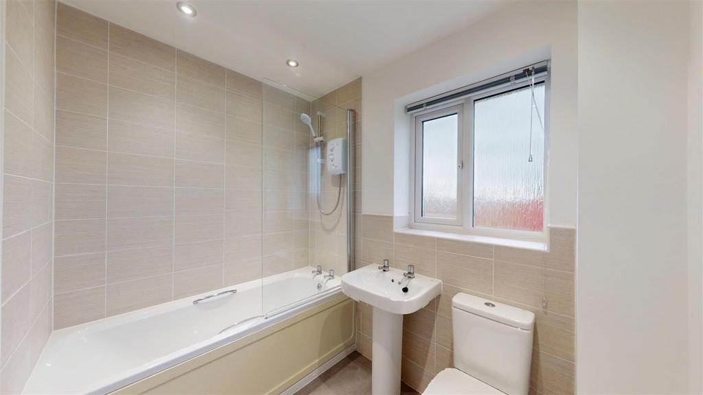 Dove Close 3,  Bathroom.jpg