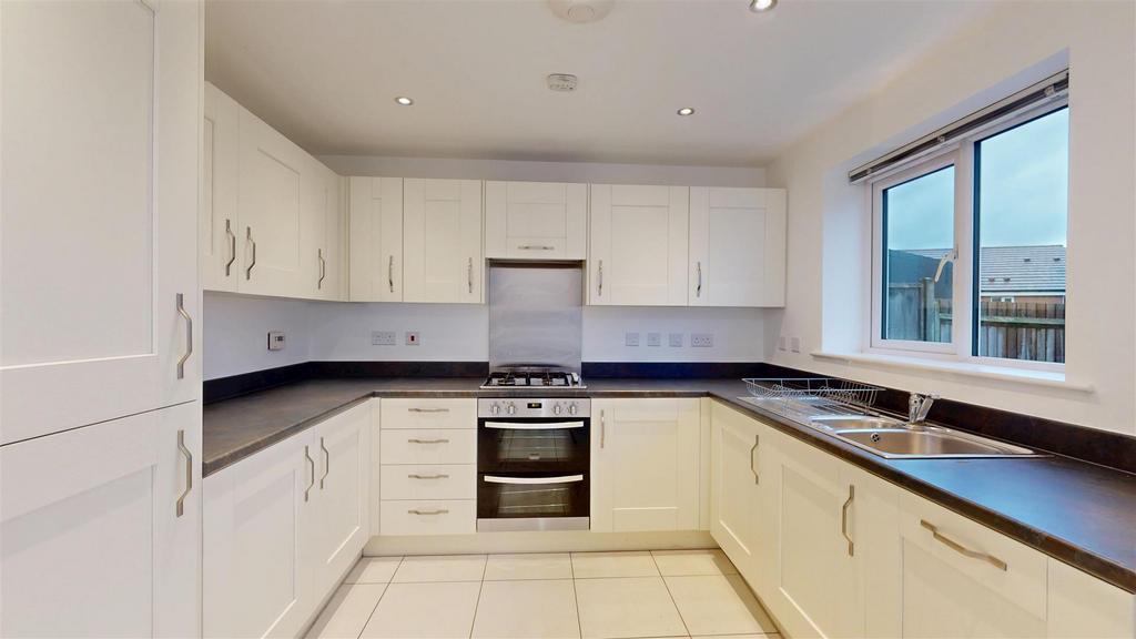 Dove Close 3,  Kitchen (2).jpg