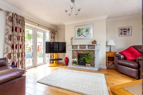 3 bedroom detached house for sale, Woodland Road, Rushden NN10